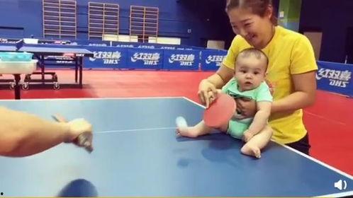 宝宝拍球视频,萌娃运动瞬间,展现无限活力